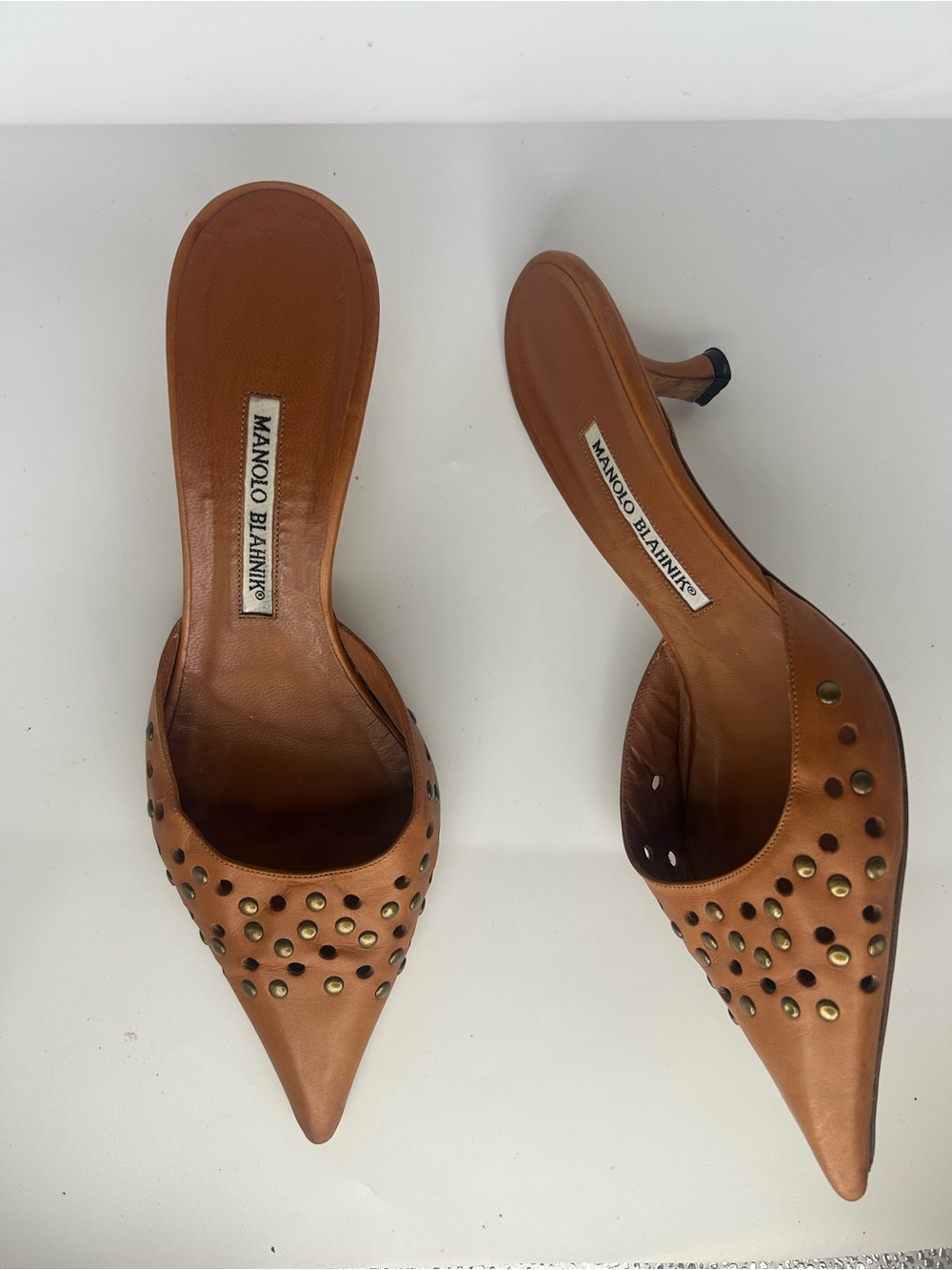 Manolo Blahnik Tan Leather Studded Pointed-Toe Mules EU 40